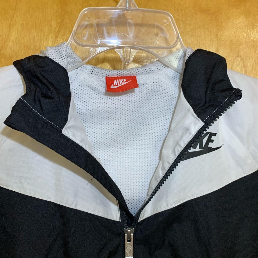 Kids Nike Windbreaker - Picture 5 of 7